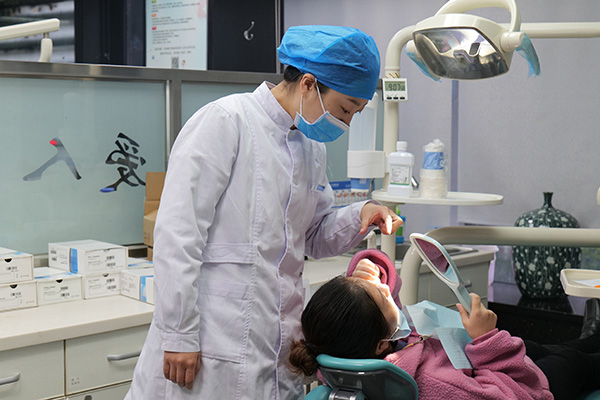解析孩童如何正确看牙？