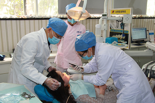 佳德口腔医生